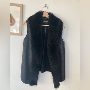 Express black faux fur vest size small